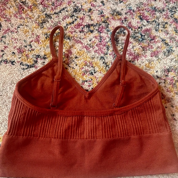💐💐Francesca’s Rust Ribbed Crop Top/Bralette🧡 - Picture 3 of 4
